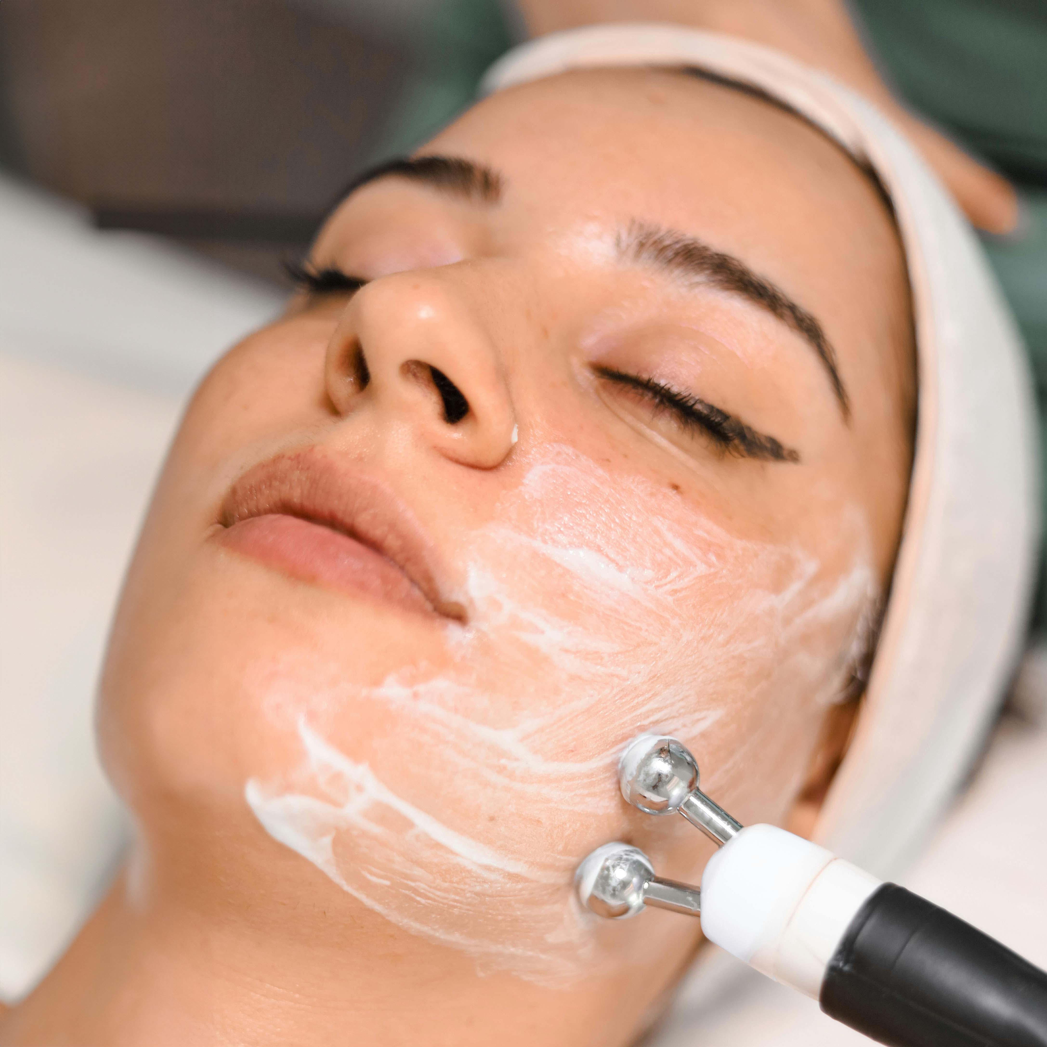 Gesichtsbehandlungen